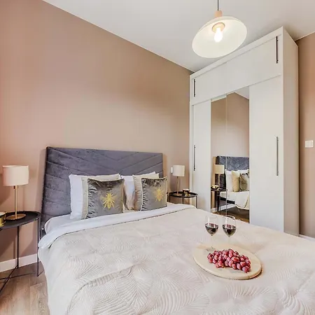 Daire Charming Warsaw For 6 *